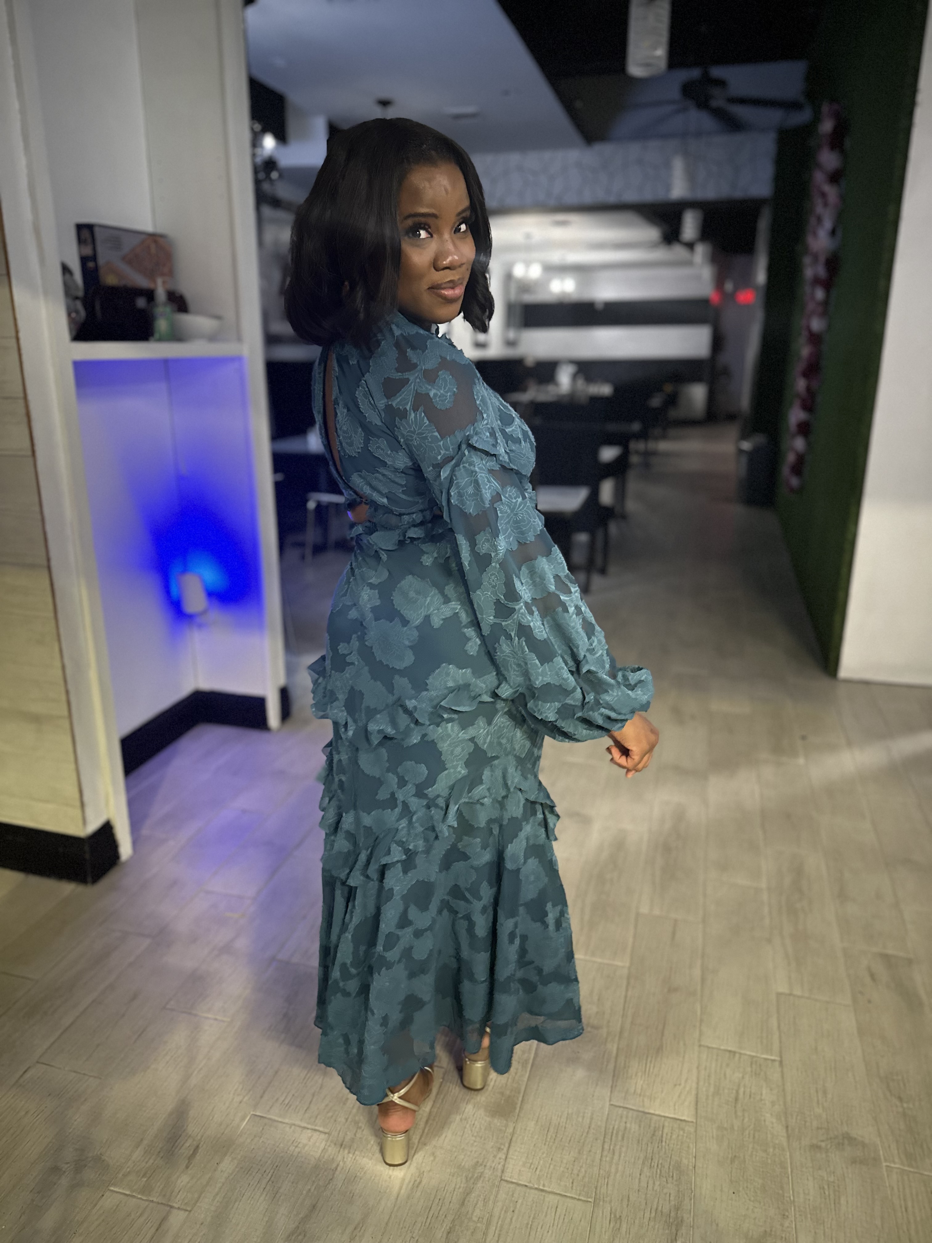 ISEEHAIR Straight Hair Bundles with Closure ISEE HAIR 10A Grade 100% Human Virgin Hair