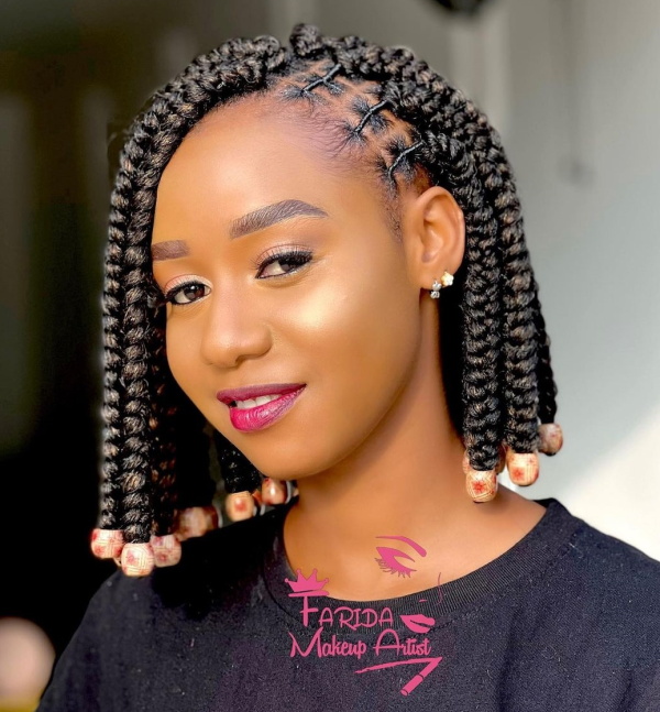 10 Trendy Knotless Braids With Beads Hairstyles