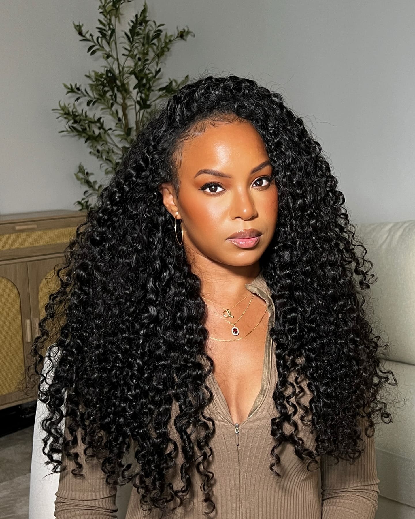 How To Keep Curly Wig Looking Wet